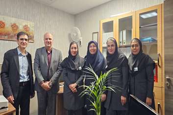 تجلیل از واحد منابع انسانی بیمارستان محب کوثر در روز منابع انسانی